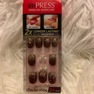 Maroon/Brown w/ Glitter Tips & Jewel Bows Nails